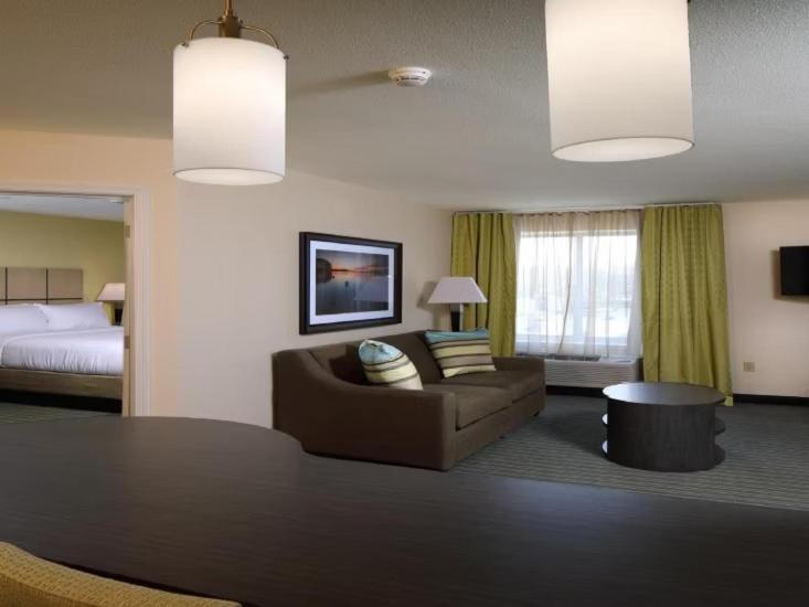 Candlewood Suites - Newark South - University Area By Ihg Ngoại thất bức ảnh